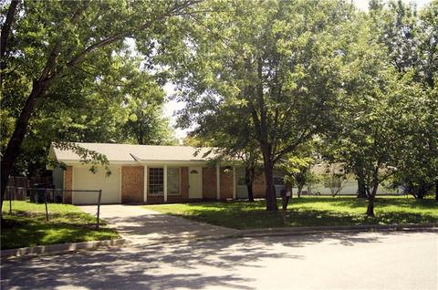 703 Steven Dr, Rogers, AR 72756 photo 1