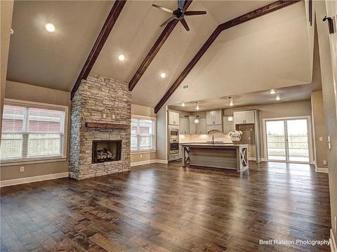 1000 Silver Maple St, Centerton, AR 72719 photo 3