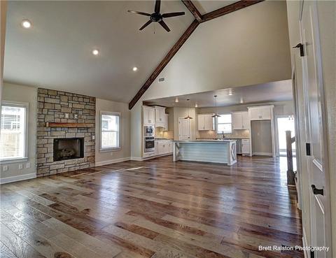 1040 Silver Maple St, Centerton, AR 72719 photo 3
