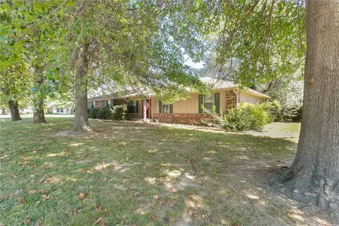 101 Wright Ave, Springdale, AR 72764 photo 2