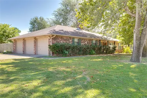 101 Wright Ave, Springdale, AR 72764 photo 1