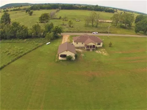 10494 S Stateline Rd, Summers, AR 72769 photo 2
