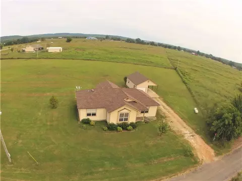 10494 S Stateline Rd, Summers, AR 72769 photo 3