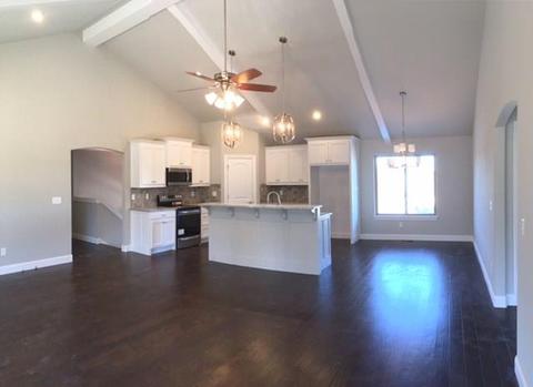 500 Trieste Dr, Centerton, AR 72719 photo 3