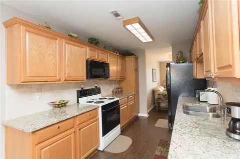 501 Prairie St, Lowell, AR 72745 photo 8