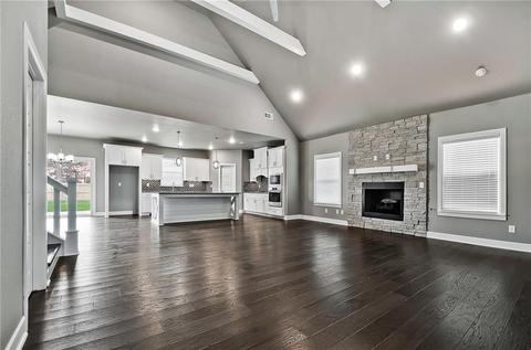 1011 Silver Maple St, Centerton, AR 72719 photo 2