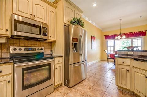 210 Chantilly Ave, Springdale, AR 72764 photo 9