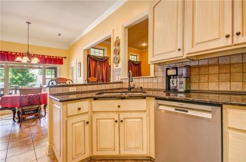210 Chantilly Ave, Springdale, AR 72764 photo 6