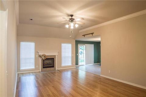 714 Emerald St, Lowell, AR 72745 photo 4