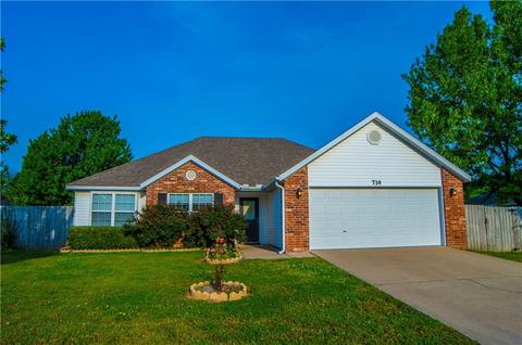 714 Emerald St, Lowell, AR 72745 photo 2