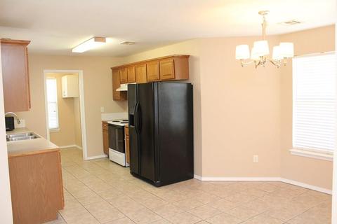 501 Walker St, Centerton, AR 72719 photo 4