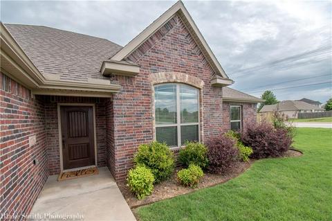 1051 Walker St, Centerton, AR 72719 photo 4