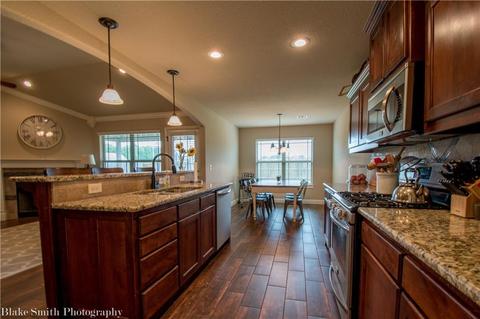 1051 Walker St, Centerton, AR 72719 photo 8