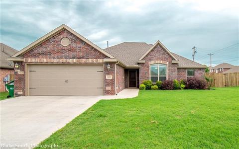 1051 Walker St, Centerton, AR 72719 photo 1