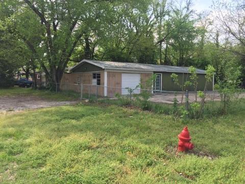 209 E 5th St, Grove, OK 74344 photo 1