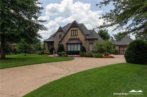 2352 Willow Bnd, Springdale, AR 72762 photo 2