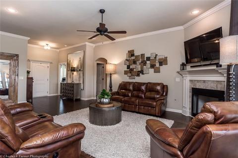 701 Tamarron Dr, Centerton, AR 72719 photo 2