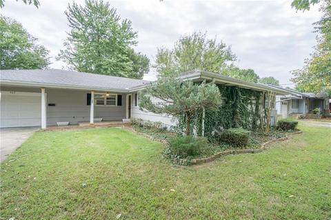 707 Shipley St, Springdale, AR 72764 photo 2