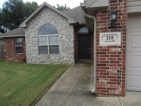 310 James Dr, Centerton, AR 72719 photo 2