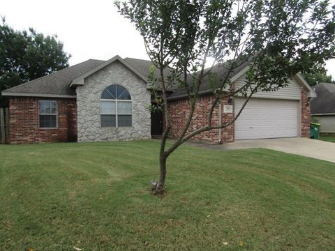 310 James Dr, Centerton, AR 72719 photo 1