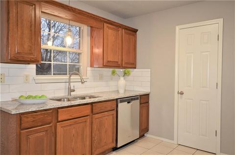 560 Woods Dr, Centerton, AR 72719 photo 6