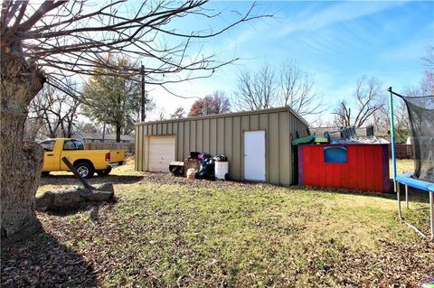 826 S Powell St, Springdale, AR 72764 photo 4