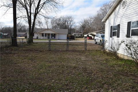 106 SW 3rd Ave, Gravette, AR 72736 photo 7