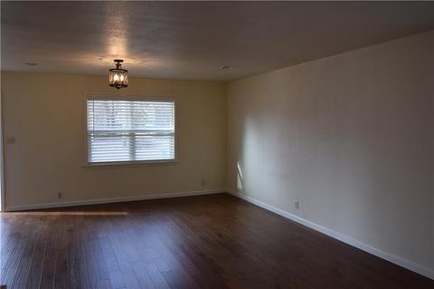 106 SW 3rd Ave, Gravette, AR 72736 photo 4