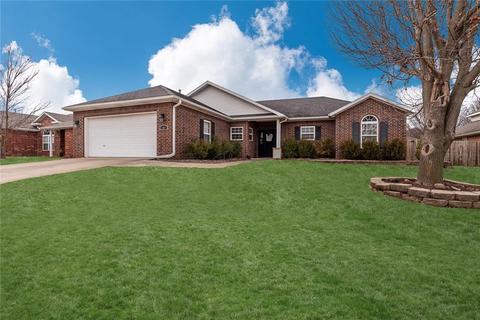 202 E Hailey Dr, Centerton, AR 72719 photo 1
