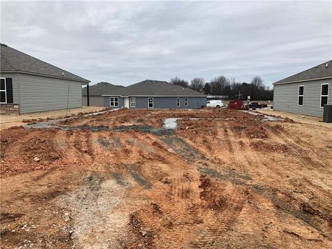 207 E Kara Ln, Rogers, AR 72758 photo 4
