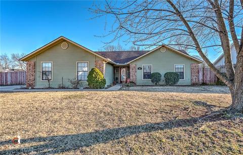809 Michael St, Centerton, AR 72719 photo 1