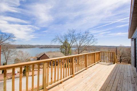 8045 Cedar Ln, Rogers, AR 72756 photo 2