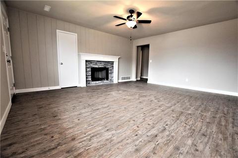 2000 Carnes Dr, Springdale, AR 72762 photo 3