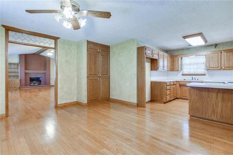 1900 Thrush St, Springdale, AR 72764 photo 9