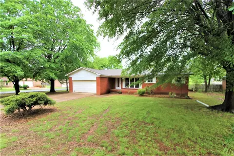 922 Harrell St, Alma, AR 72921 photo 1