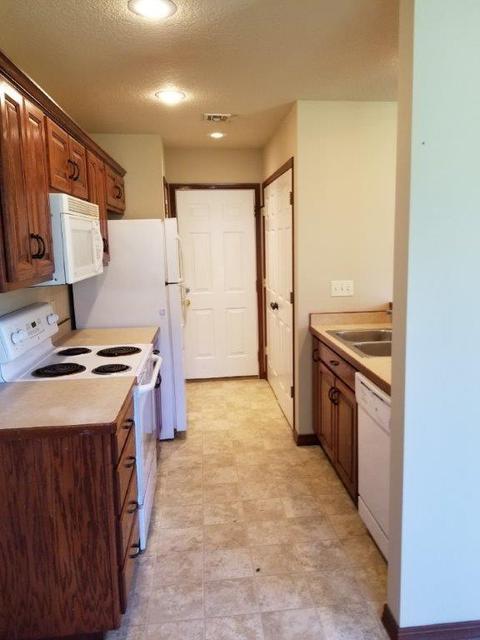 930 Hawthorne Loop, Webb City, MO 64870 photo 5
