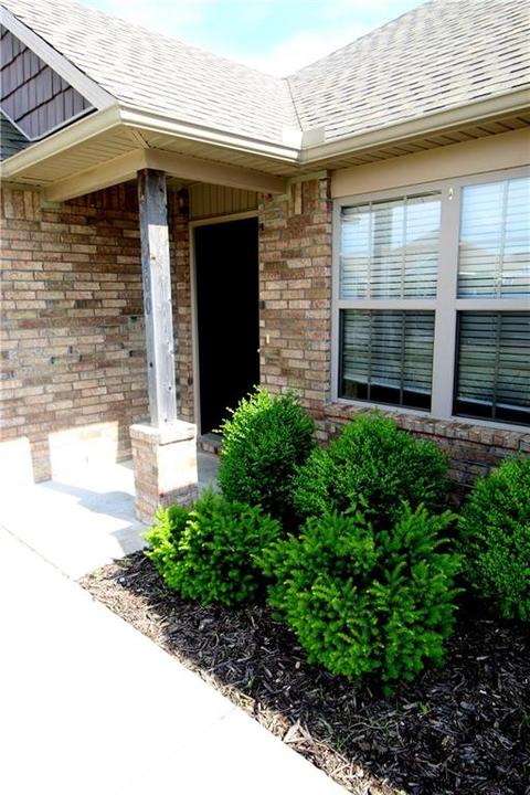 400 E Laurel Ave, Rogers, AR 72758 photo 2