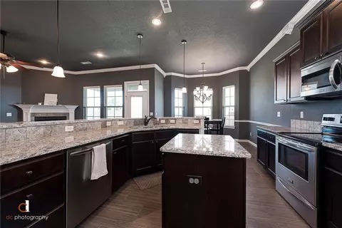 601 Tamarron Dr, Centerton, AR 72719 photo 4