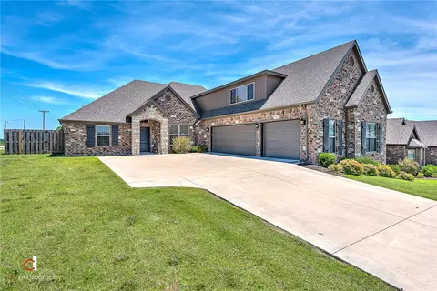 601 Tamarron Dr, Centerton, AR 72719 photo 1