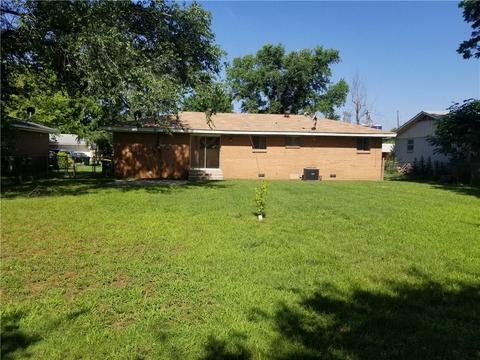 609 Cedar St, Springdale, AR 72764 photo 6