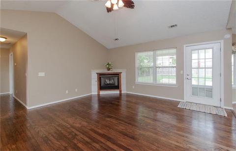 655 E Daisy Ln, Springdale, AR 72764 photo 5