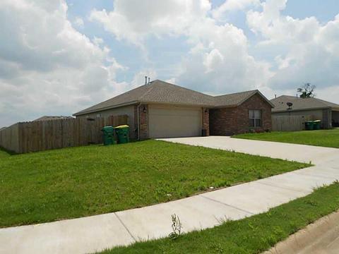 301 Violet St, Centerton, AR 72719 photo 1