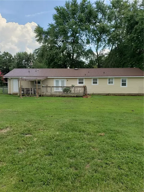 1120 E 1st St, Gentry, AR 72734 photo 4