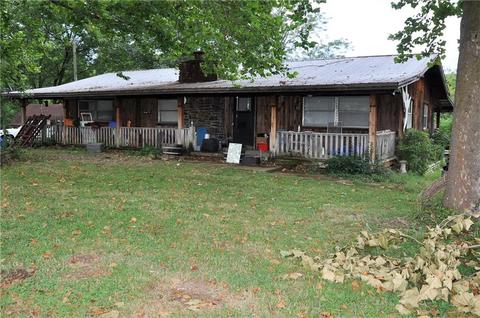 509 E 2nd St, Pineville, MO 64856 photo 1