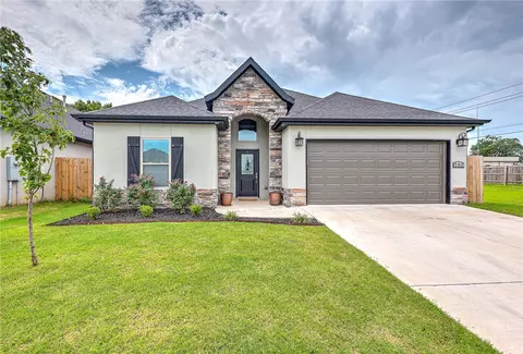 102 E Glendale Ln, Rogers, AR 72758 photo 1