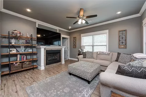 102 E Glendale Ln, Rogers, AR 72758 photo 5