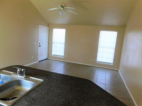 893 Cascade Cir, Springdale, AR 72764 photo 3
