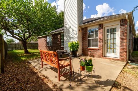 161 E Colorado Ave, Springdale, AR 72764 photo 4
