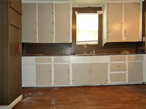 523 Mill St, Springdale, AR 72764 photo 8