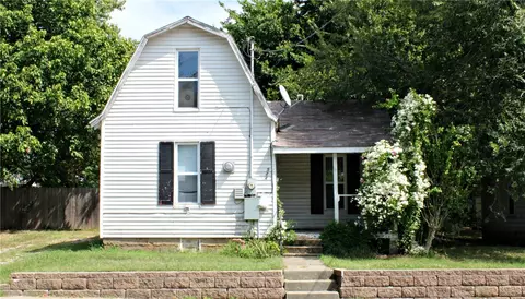 523 Mill St, Springdale, AR 72764 photo 1